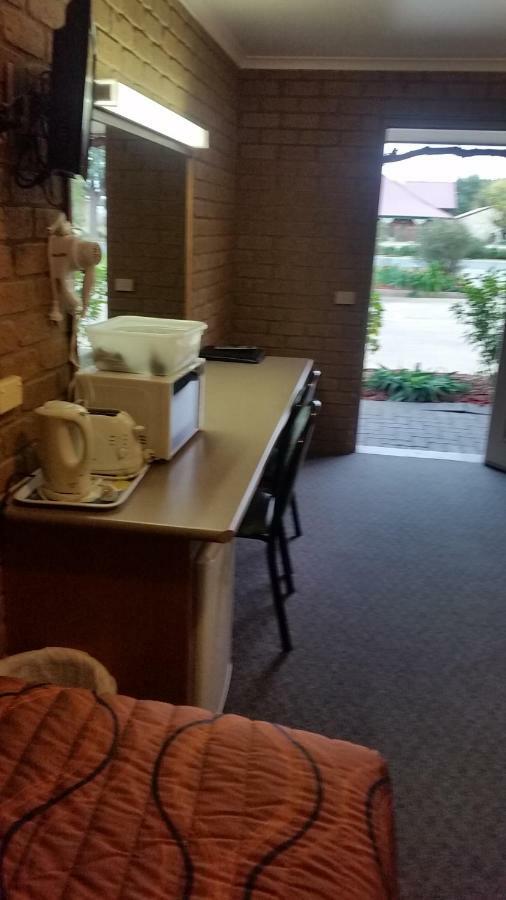 Darling Junction Motor Inn Wentworth Dış mekan fotoğraf